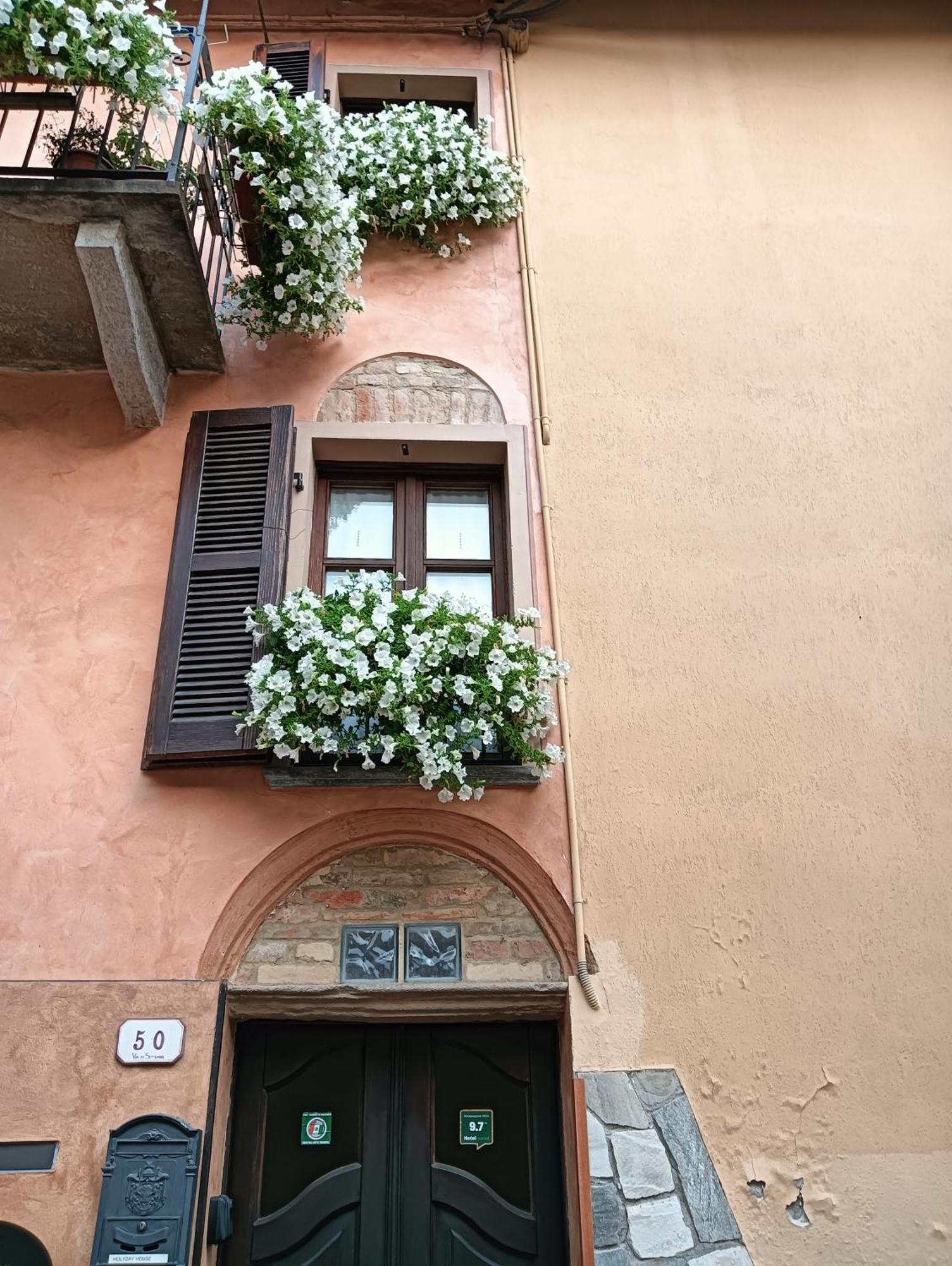 Holiday House Antica Dimora Soggiorni In Langa Centro Storico ラ・モッラ エクステリア 写真
